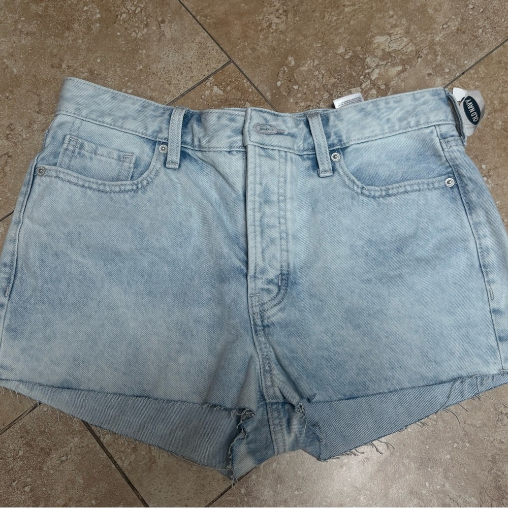 Old Navy OG high rise  Light Wash women’s size 8 jeans shorts
